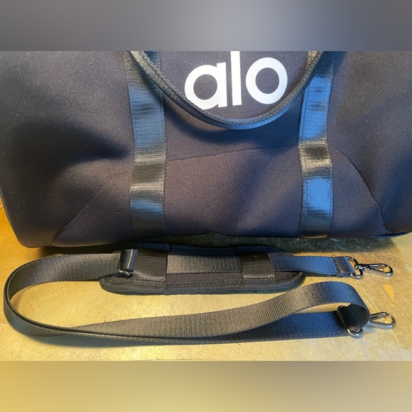 ALO Yoga Black Travel Bag - Picture 4 of 6